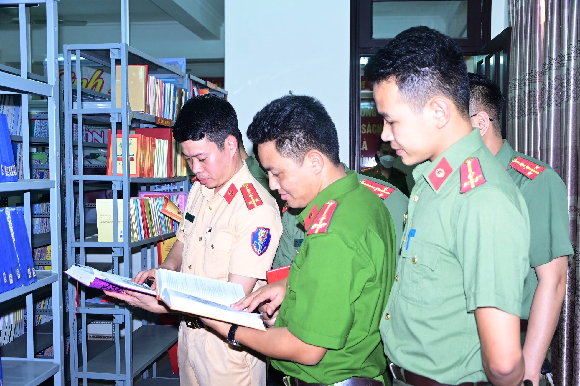 Nâng cao hiệu quả văn hóa đọc trong Công an thành phố